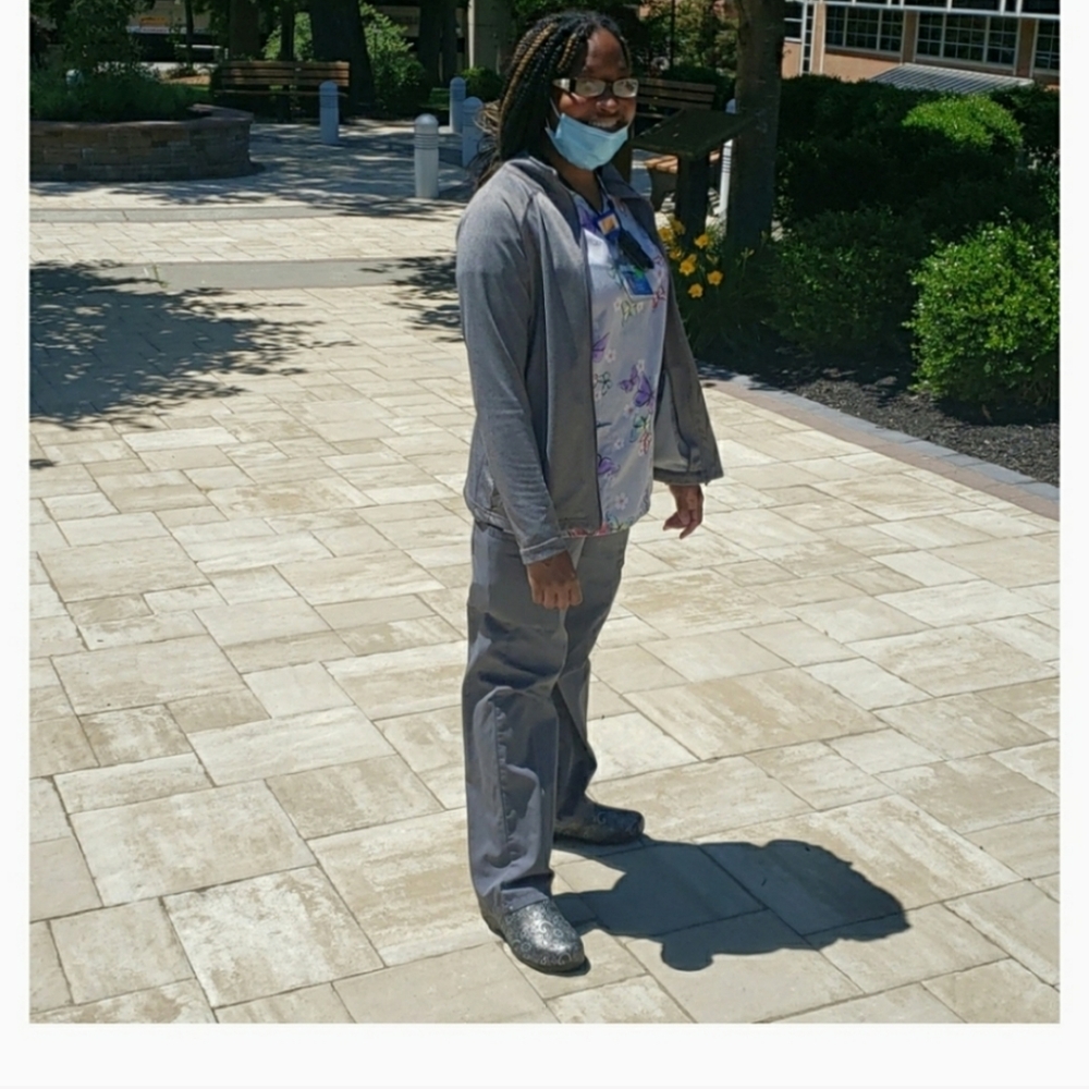 Meet your Posher, Jenny - Picture 2 of 3